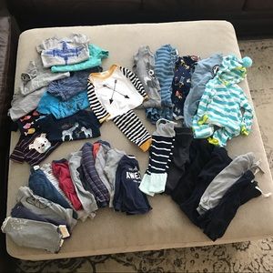 Lot of 34 pieces of baby clothes